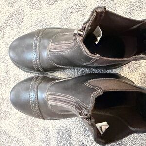 TuffRider: Brown Leather Ankle Riding Boots